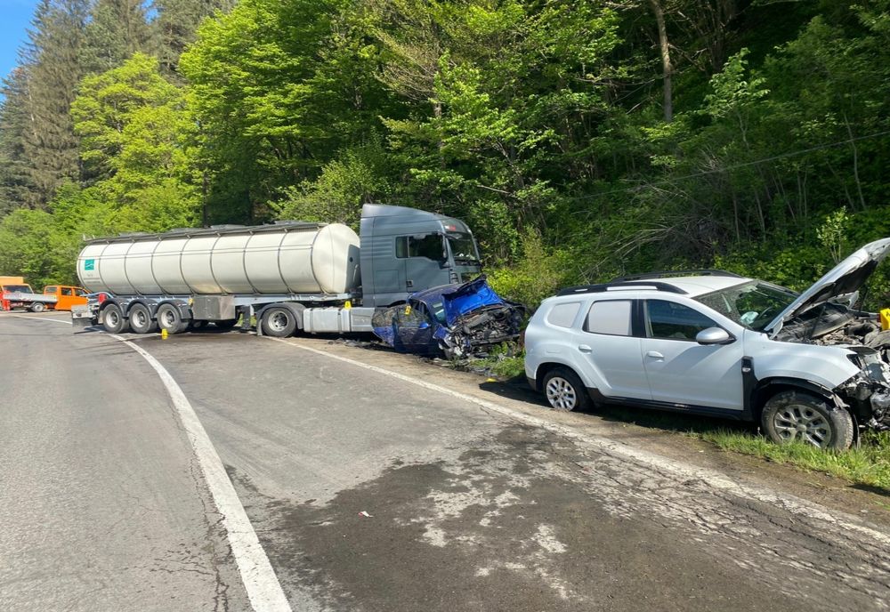 Accident cu 3 victime, pe DN10