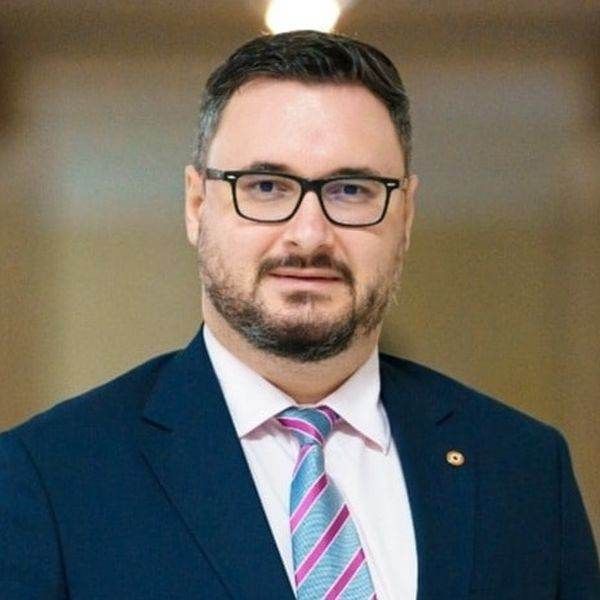 DAN TĂNASĂ: VALORILE NAȚIONALE TREBUIE SUSȚINUTE PRIN EDUCAȚIE