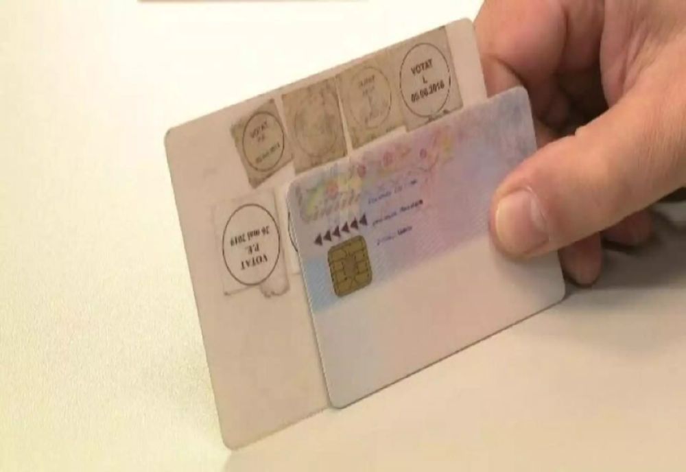 CĂRȚILE DE IDENTITATE ELECTRONICE VOR FI GRATUITE PENTRU ROMÂNII CARE AU DEPUS DEJA CERERILE