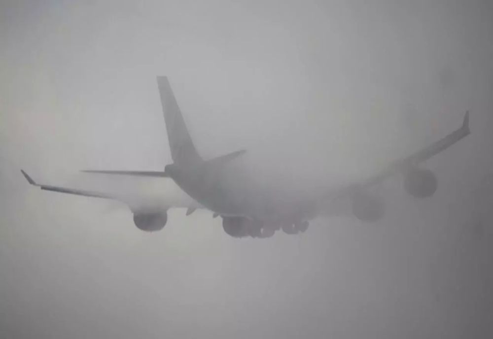 Ceața densă afectează traficul aerian intern