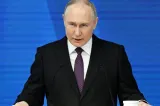 Avertisment pentru NATO: Putin ar putea trimite militari fără însemne
