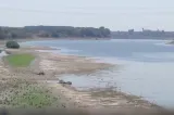 Mobilizare masivă pe Dunăre, pentru salvarea producției la Cernavodă. Armata va detona o stâncă și va devia apa fluviului - IMAGINI AERIENE