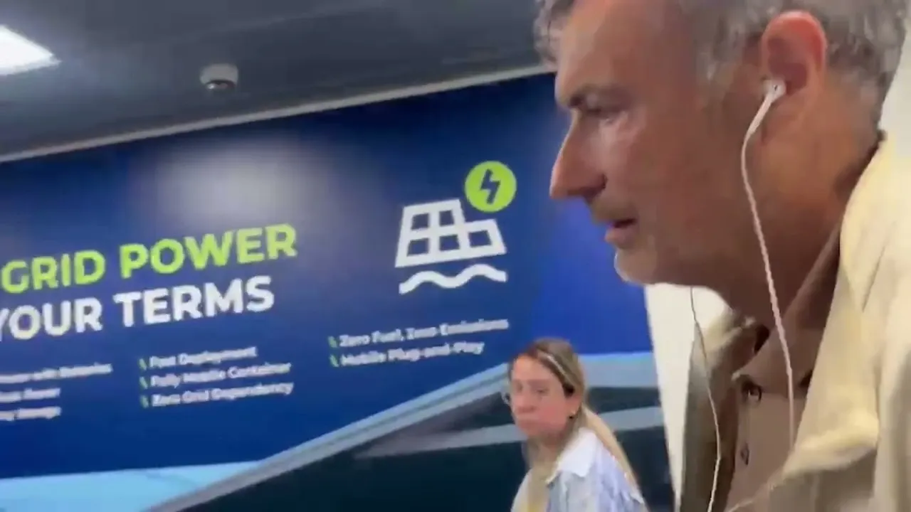 Florian Coldea, la sosirea pe Aeroportul Otopeni