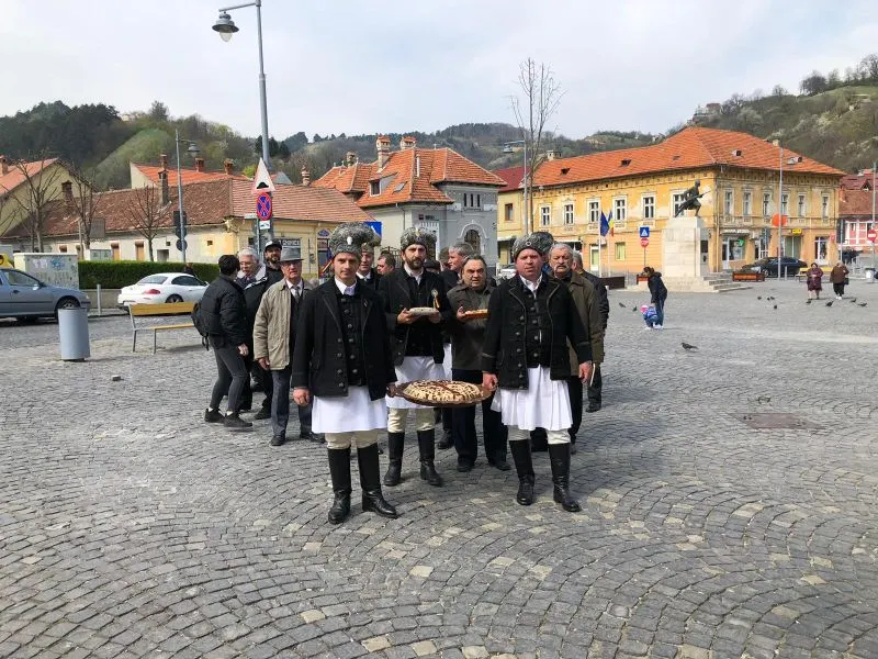 parastas juni 1