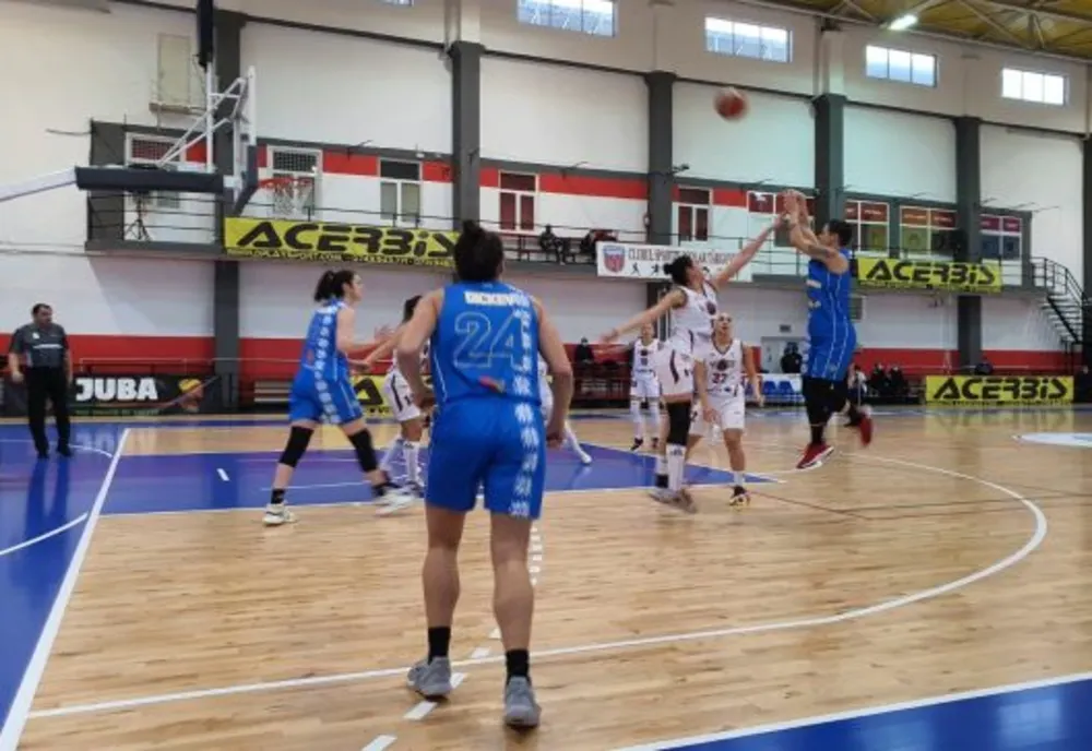 Baschet feminin: Olimpia CSU Brașov învinge pe Rapid