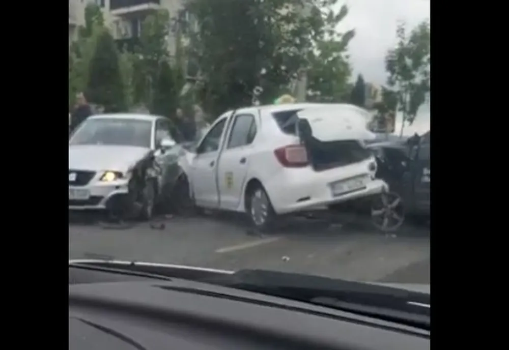 Accident la intrarea în Râșnov! Trafic BLOCAT