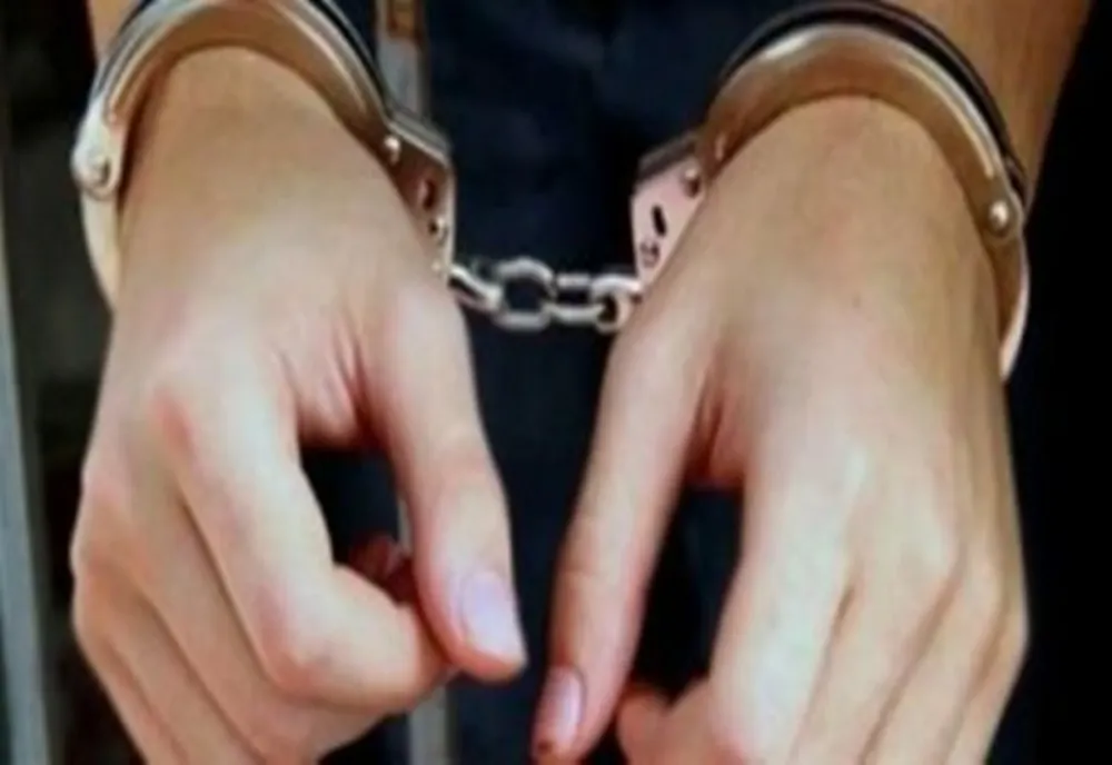 Doi tineri din judeţul Bacău au fost trimişi după gratii de poliţiştii din Braşov