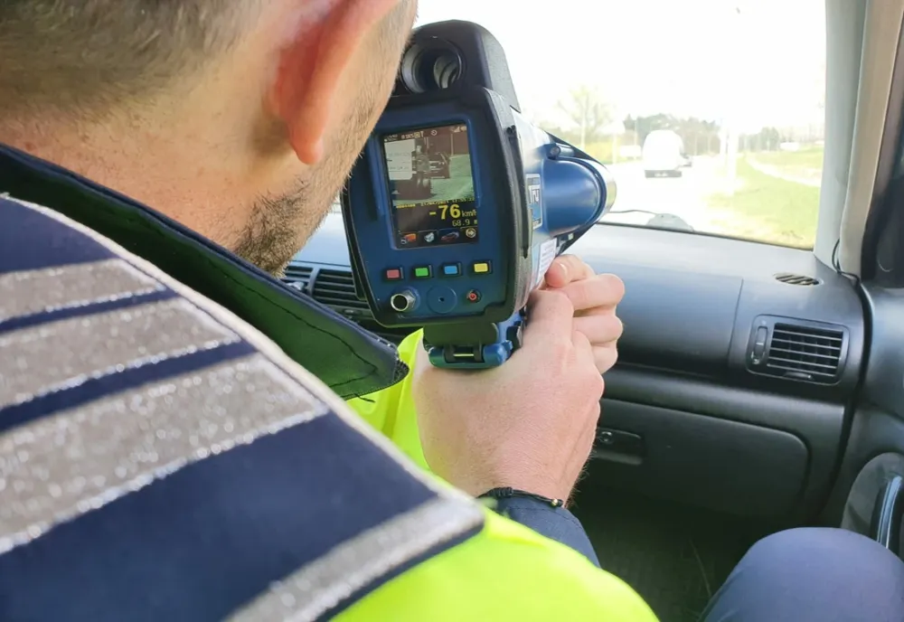 Septuagenar din Brașov, depistat de radar cu 104 km/h în Cleja