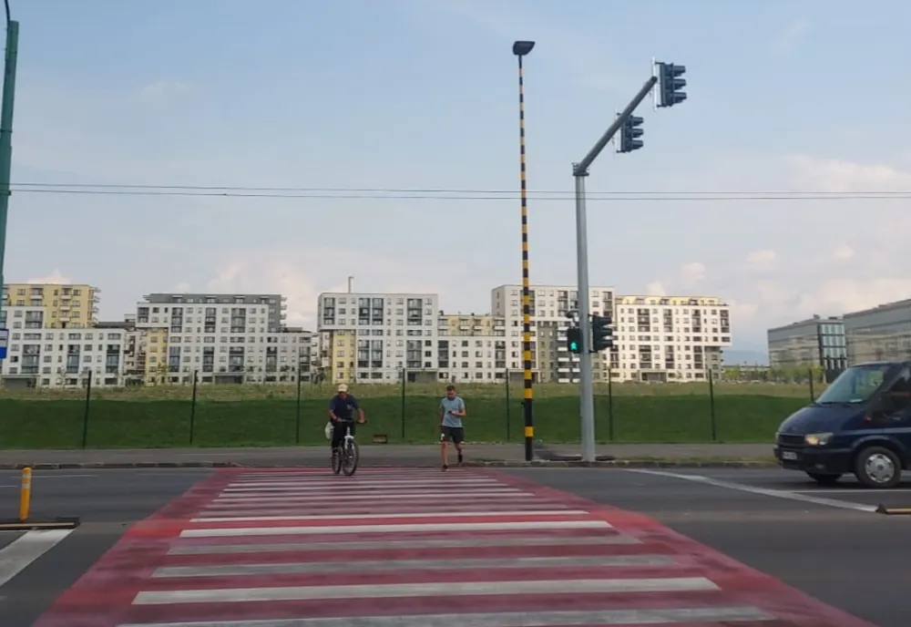 Un nou semafor la o trecere pentru pietoni din Braşov