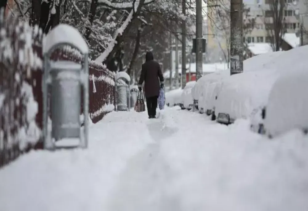 ALERTĂ METEO - Temperaturi extreme: cod PORTOCALIU de ninsori și viscol - rafale de până la 110 km/h - HARTA urgiei albe