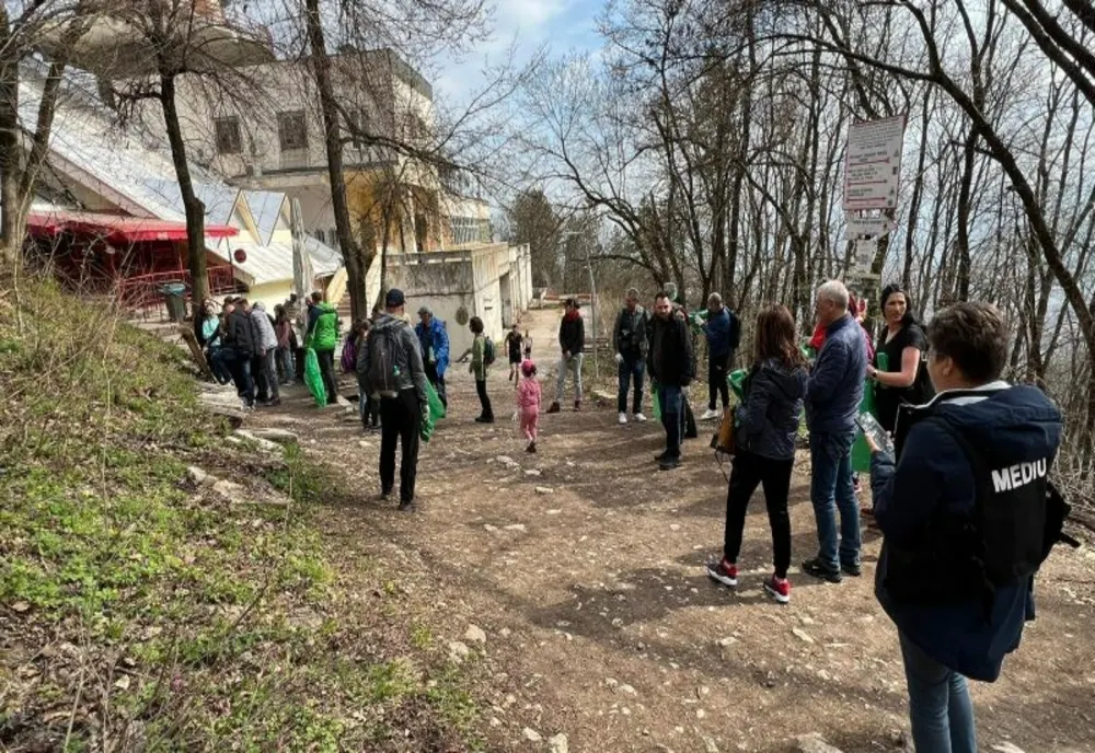 Peste 50 de refugiați ucraineni din Brașov vor participa la campania "Curățăm România"