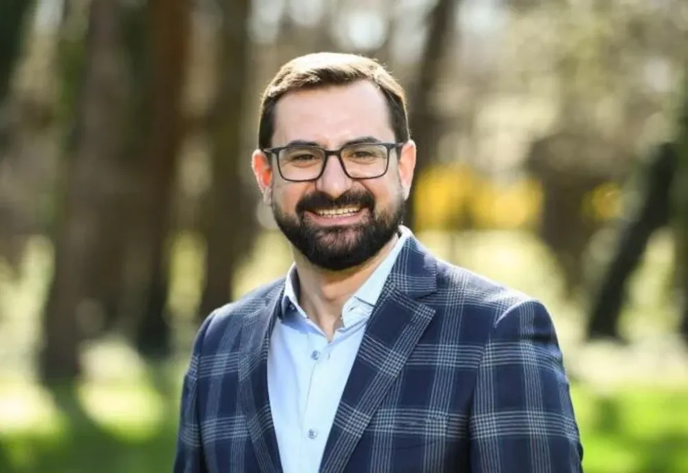 Ministrul Agriculturii: „Putem fi mai responsabili cu alimentele. Înainte să facem cumpărăturile, mâncăm”