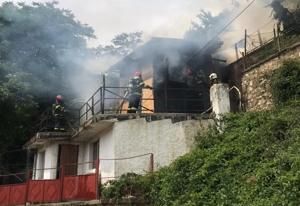 Persoană rănită în incendiu, la Braşov!