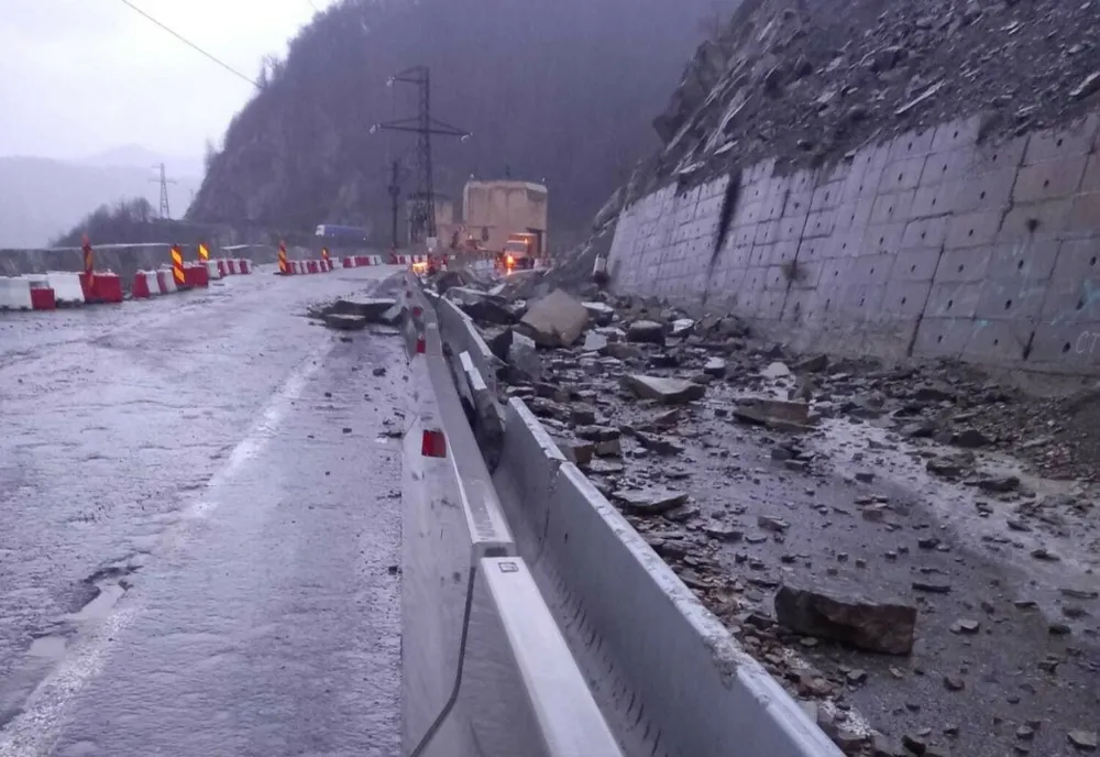 Atenție, șoferi! Pericol pe DN10, în zona Barajului Siriu