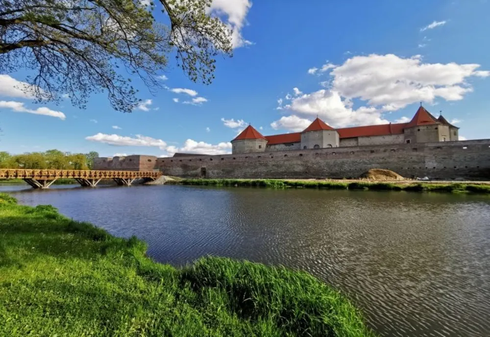 Prima ediție MEDFEST în Cetatea Făgăraș: cavaleri, concerte, teatru și expoziții
