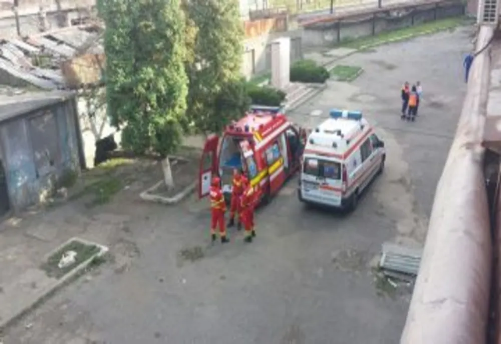 Accidente de muncă, ieri, la Brașov. Doi bărbați au fost transportați la spital