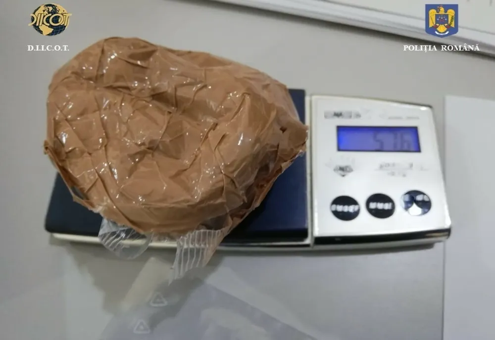 Un kilogram de cannabis, captura polițiştilor din Braşov!