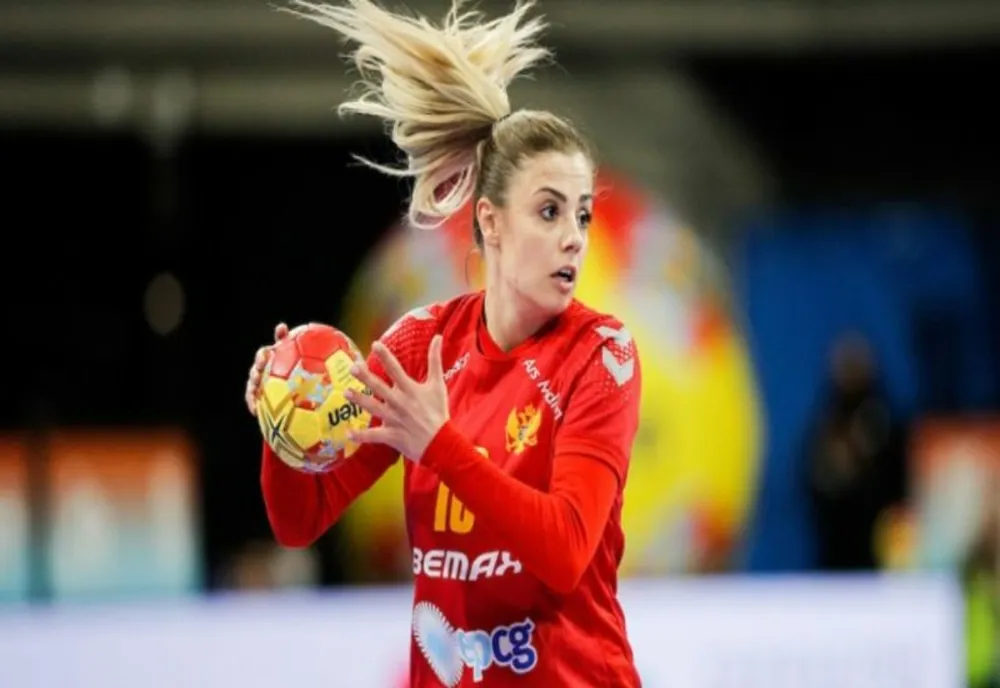 Transfer din Liga Campionilor la Corona Brașov