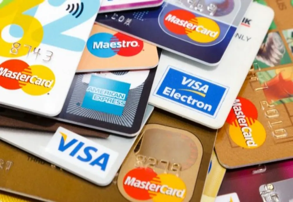 ACUZAT CĂ A CLONAT CARDURI, UN ROMÂN A FOST ARESTAT ÎN PAPUA NOUA GUINEE