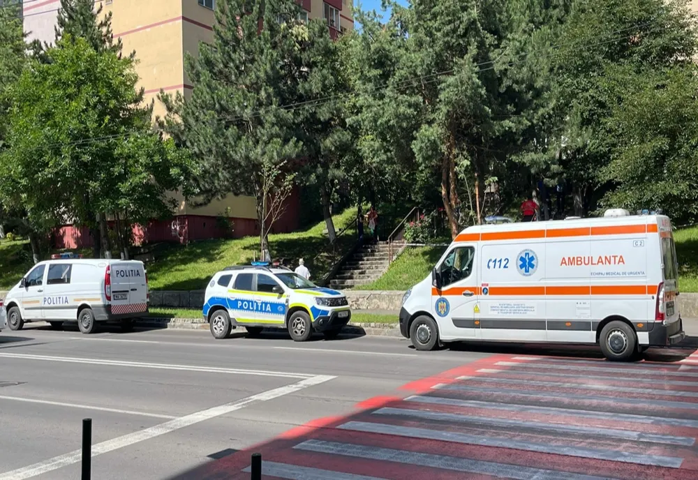 Bărbat de 36 de ani mort după ce s-a aruncat de la etajul al șaselea al unui bloc din Brașov VIDEO