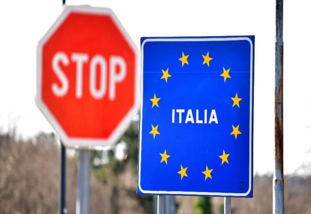 TOT MAI MULȚI ROMÂNI SE ÎNTORC DIN ITALIA: SALARIILE STAGNANTE ȘI CHIRII URIAȘE ÎI ALUNGĂ PE MIGRANȚI