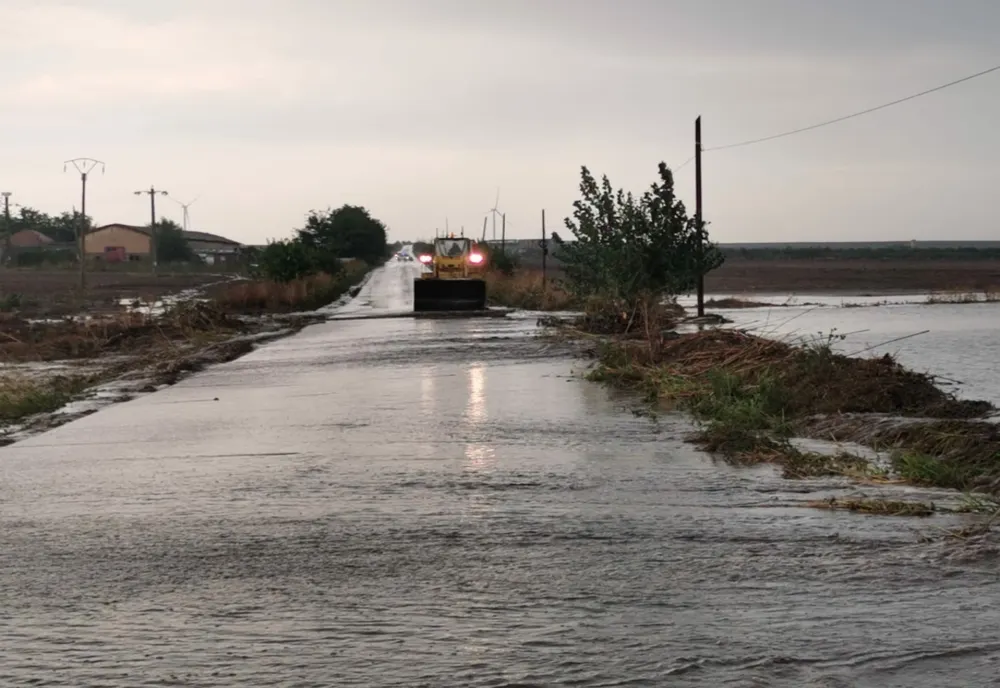Cod portocaliu - Risc de viitură pe râurile din 12 bazine hidrografice, până marţi