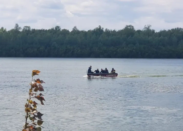 Cãutãri în lacul Topalu 