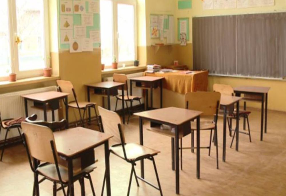 Început de an școlar plin de INCERTITUDINI