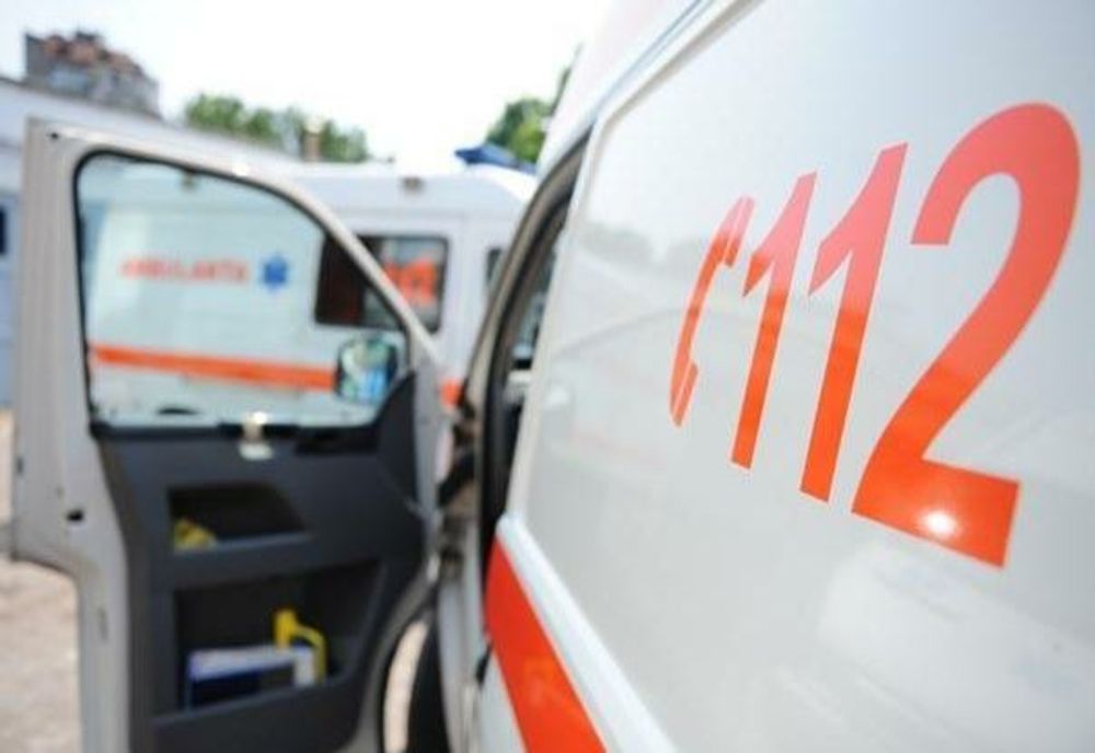 Trafic blocat pe DN1 după ce un microbuz s-a răsturnat pe carosabil