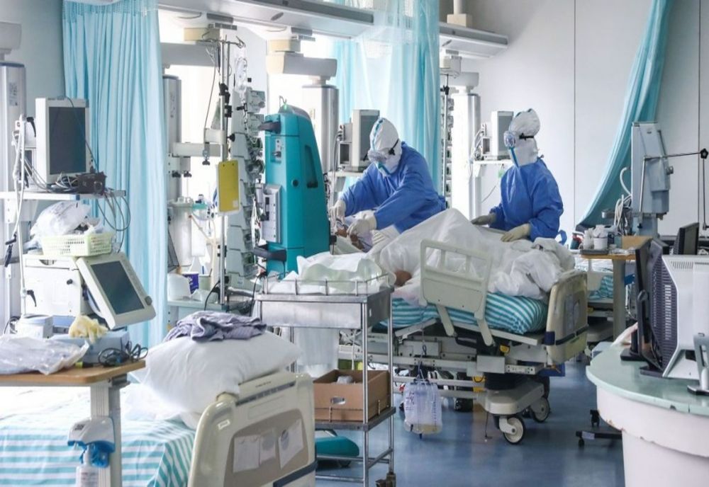 Spitalele rămân fără locuri libere la ATI. Câte paturi mai sunt disponibile în Capitală, dar și la nivelul întregii țări
