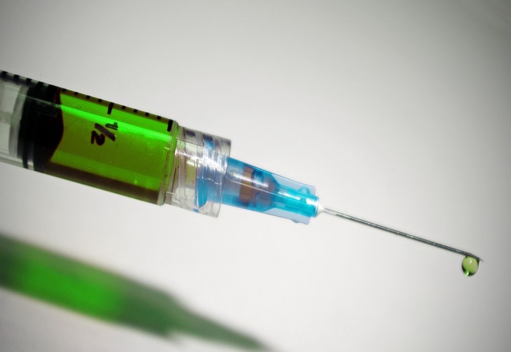 Un medic alergolog sibian a testat zeci de persoane la alergenul din vaccinuri: Ce a descoperit. Categorii de pacienți care au CONTRAINDICAȚII