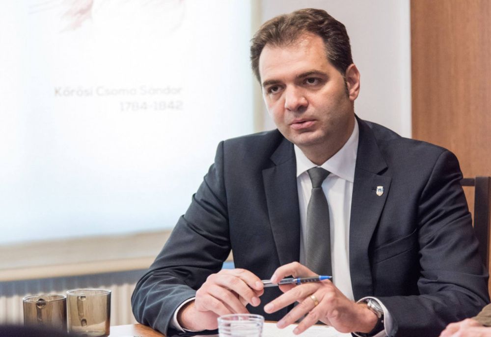 Reacție dură a primarului din Sfântu Gheorghe după ce Curtea de Apel Brașov a anulat hotărârea de guvern privind steagul orașului