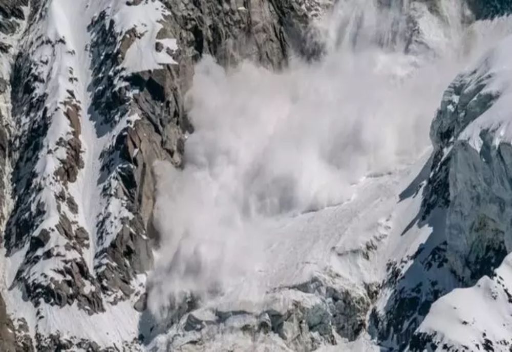 Pericol de prăbușire a unui munte din Alpii italieni după avalanșa mortală din Marmolada