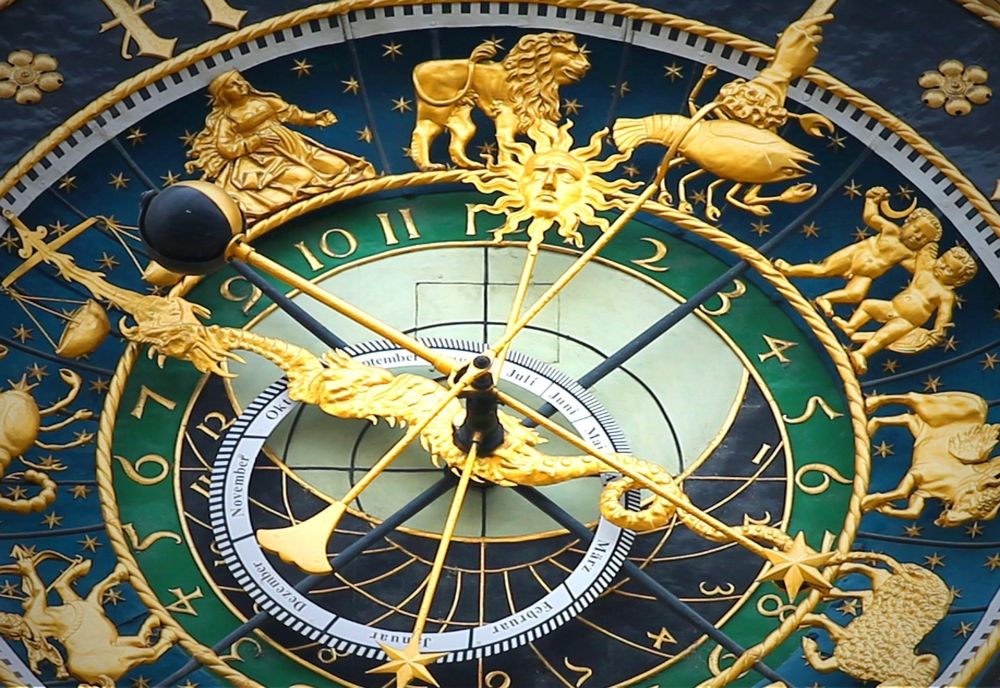 Horoscop 17 noiembrie: Noroc în dragoste și în afaceri pentru anumiți nativi 