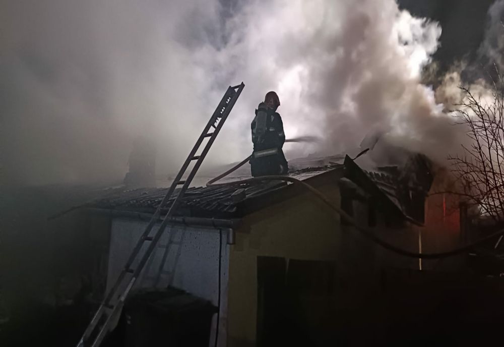 Restaurant distrus într-un incendiu, azi-noapte!