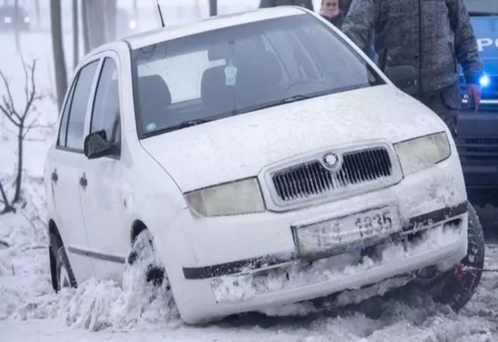 Incidente bizare pe șoselele din Brașov. Al doilea caz de "mașină fără șofer"