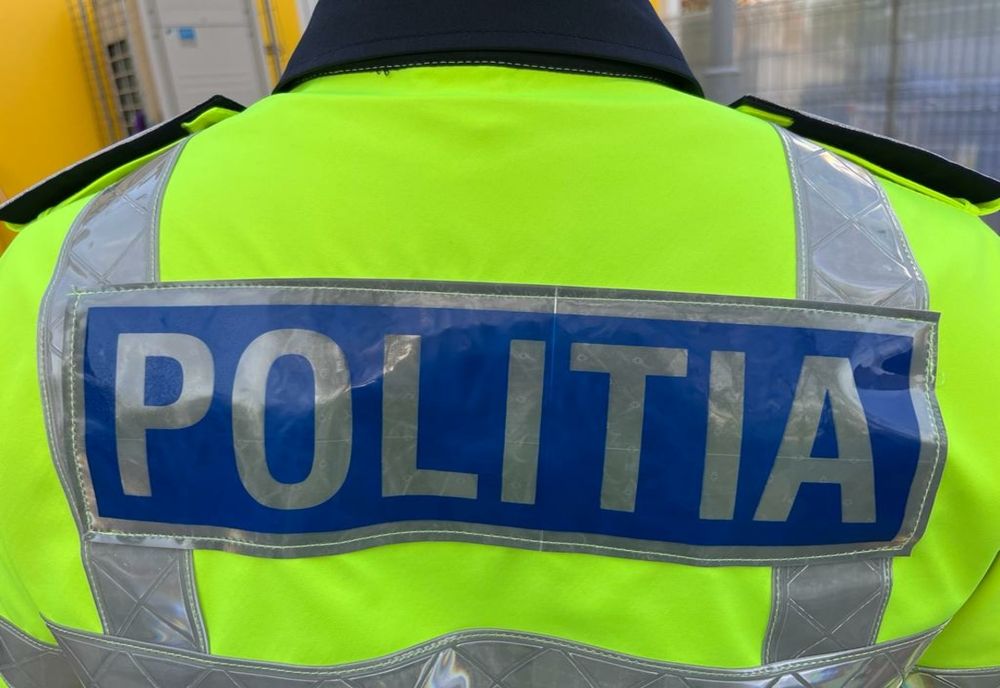 ARESTAȚI PREVENTIV DUPĂ CE AU AMENINȚAT CU MOARTEA UN POLIȚIST ȘI UN JANDARM ȘI AU LOVIT MAȘINA DE INTERVENȚIE