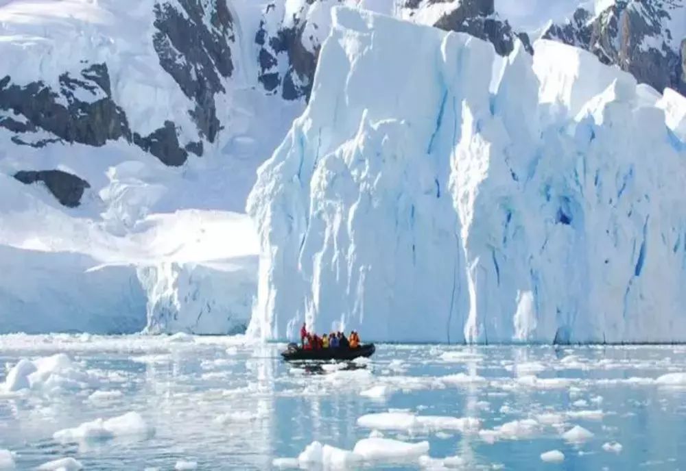 Verdict sumbru pentru omenire: Dispare gheața marină din Arctica în 6 ani - Schimbări dramatice ale climei - Valuri de căldură și inundații uriașe
