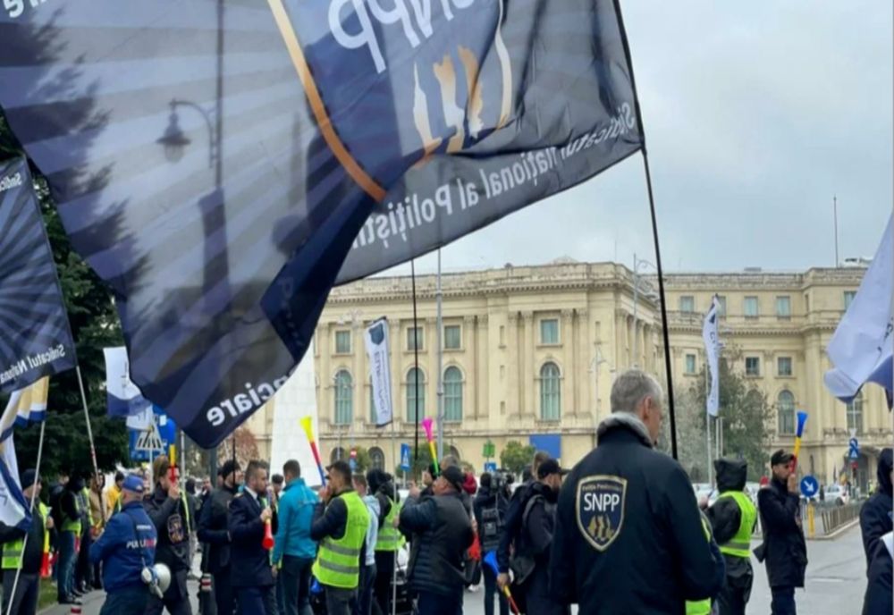 Protest uriaș în fața sediului MAI din Capitală