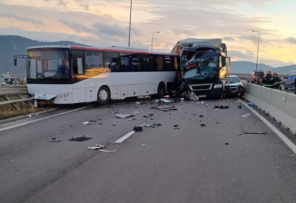 Accident cu un minor rănit, pe Ocolitoarea Brașovului. Trafic restricționat