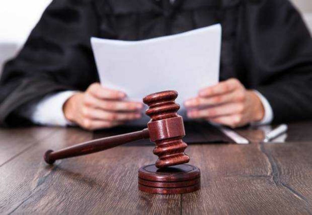 28 DE ANI DE ÎNCHISOARE PENTRU MAMA CARE ȘI-A OMORÂT FIICA DE 9 ANI ÎN GALAȚI. MĂTUȘA ȘI UNCHIUL, CONDAMNAȚI PENTRU COMPLICITATE