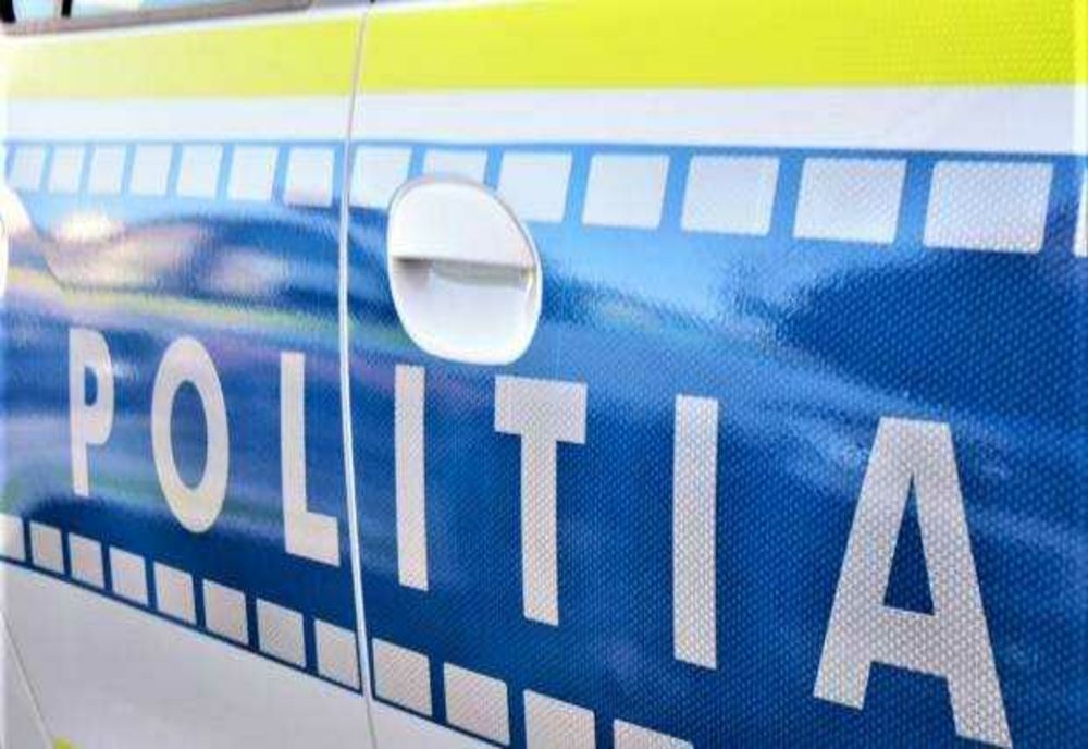 ACCIDENT GRAV ÎN BACĂU: TÂNĂR DE 25 DE ANI A INTRAT PE CONTRASENS ȘI A LOVIT FRONTAL O MAȘINĂ