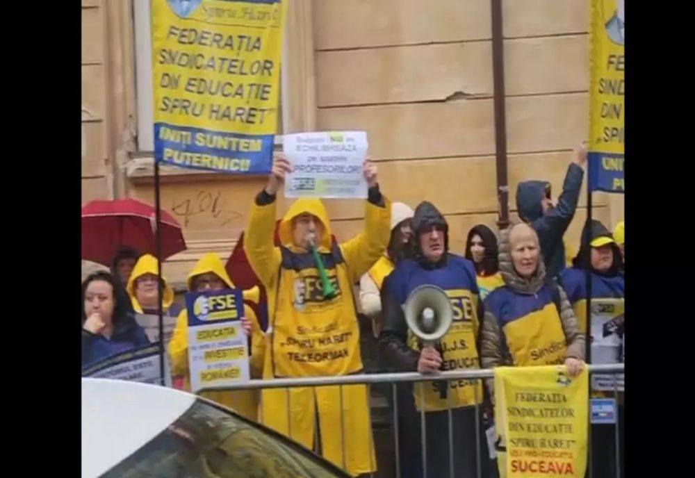 Protest al dascălilor, în fața Guvernului VIDEO
