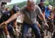 Ora 12:00, Călin Georgescu plantează în direct copaci, la Televiziunea Poporului, și îi cheamă pe români să-i fie alături
