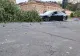 FOTOGALERIE Un șofer băut a intrat cu mașina în copac, în centrul Brașovului
