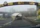 VIDEO Accident inedit! Limitatorul de înălțime, bată-l vina...