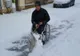 VIDEO EMOȚIONANT Un bărbat fără picioare a ieșit la deszăpezit!
