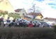 FOTO Brașoveni bătrâni și bolnavi nevoiți să stea ore întregi la cozi de sute de metri!