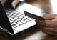 Bărbat cercetat după ce a efectuat 44 de tranzacții bancare online din contul unei femei