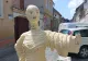 FOTO Statuii din fata strazii Sforii i-au crescut...mustati